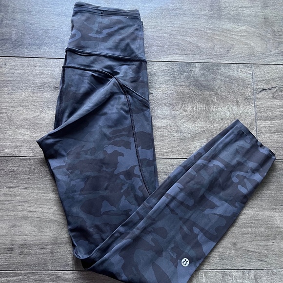 lululemon fast and free camo size 4, 28" - Picture 1 of 1